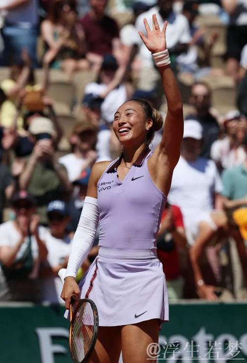 郑钦文升至世界第五 以头号种子出战WTA女王杯